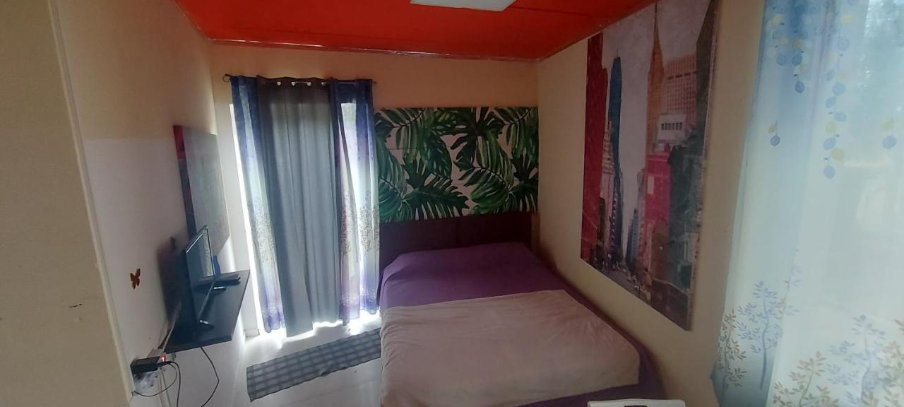 Stanza In Villa Con Giardino Con Box Doccia Idromassaggio Rent A Car Aci Bonaccorsi エクステリア 写真